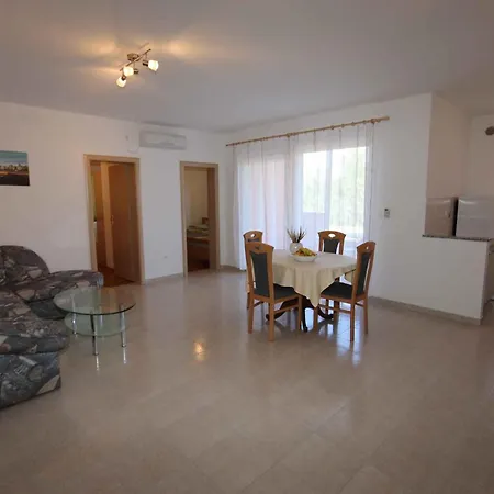 Apartment In Silo/insel Krk 13582