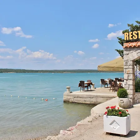 In - Insel Krk 13582 Šilo